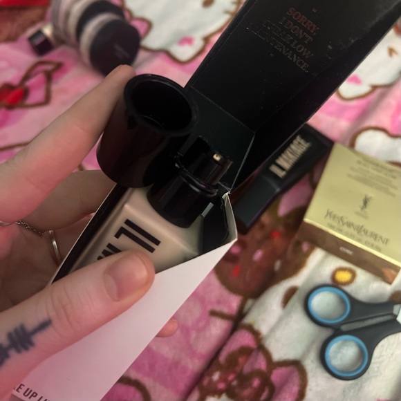 IL MAKIAGE Woke Up Like This Foundation - Shade 020 (With Box) - Picture 5 of 7